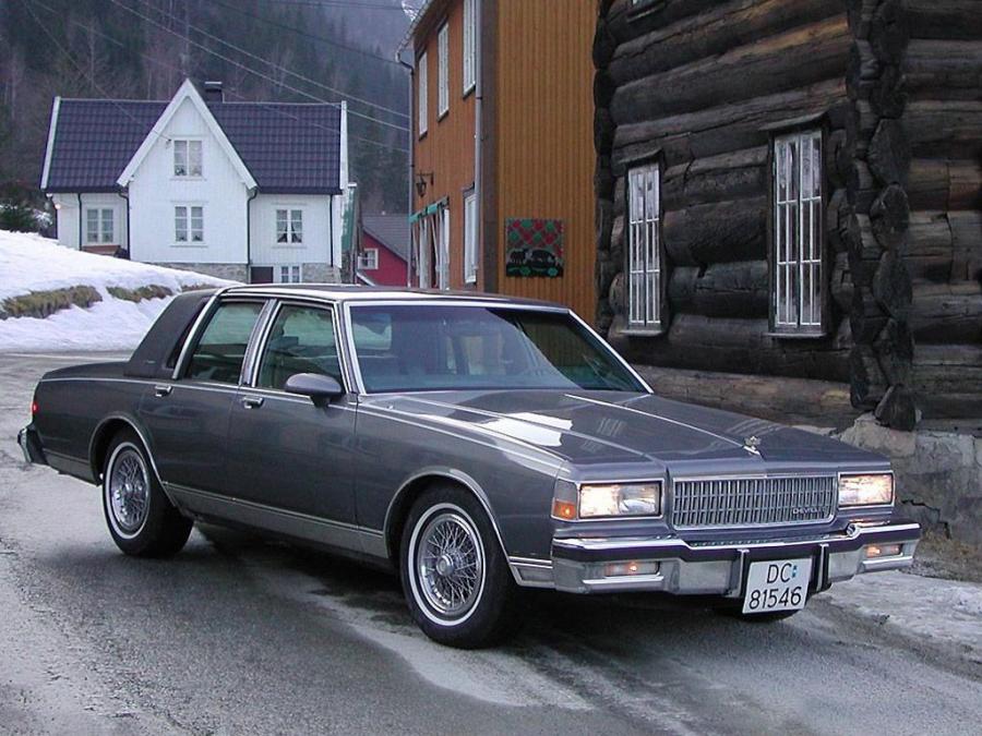  Chevrolet Caprice Brougham LS 1988 года  (фото 5 из 8)
